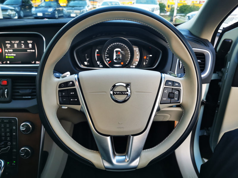 ボルボ V40 中古車
