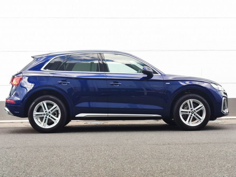 アウディ Q5 中古車