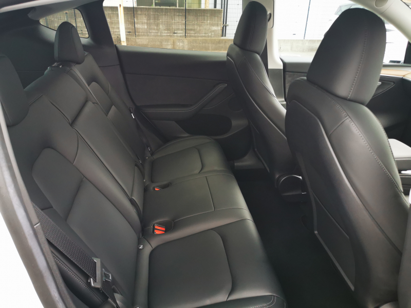 テスラ モデルY 中古車