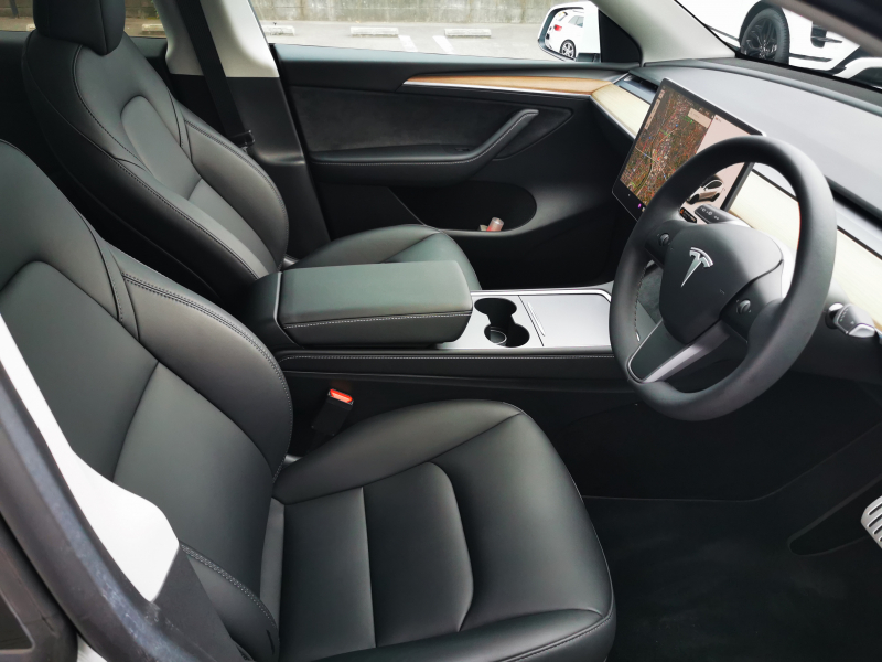 テスラ モデルY 中古車