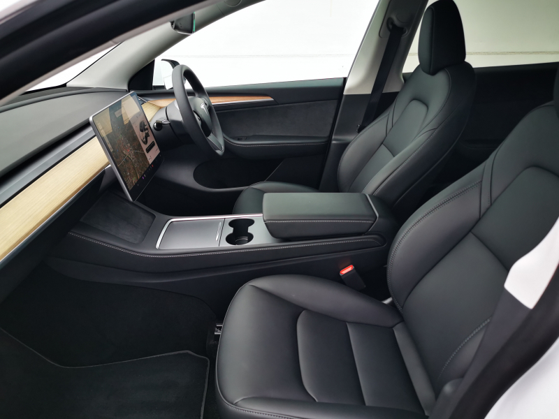 テスラ モデルY 中古車