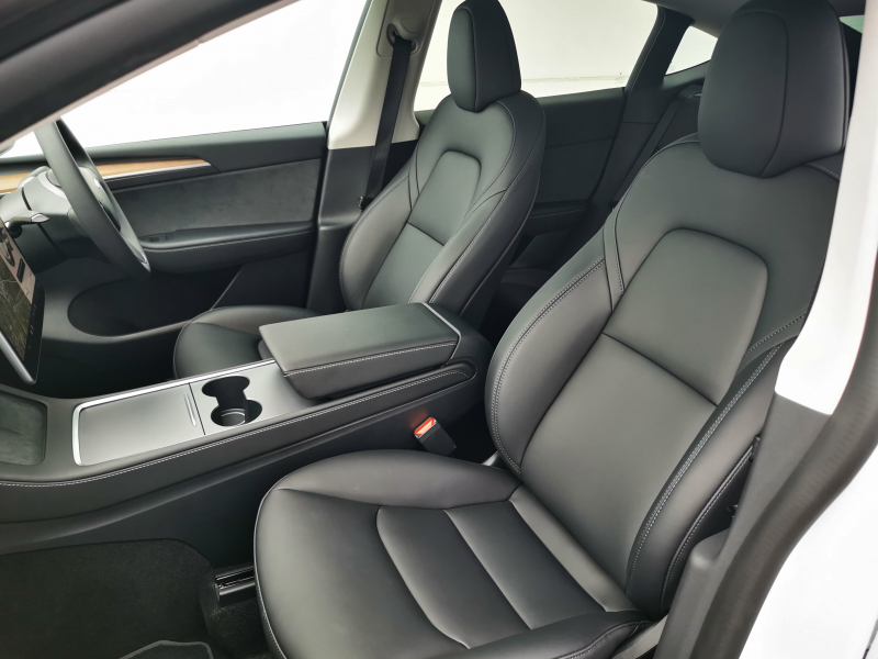 テスラ モデルY 中古車