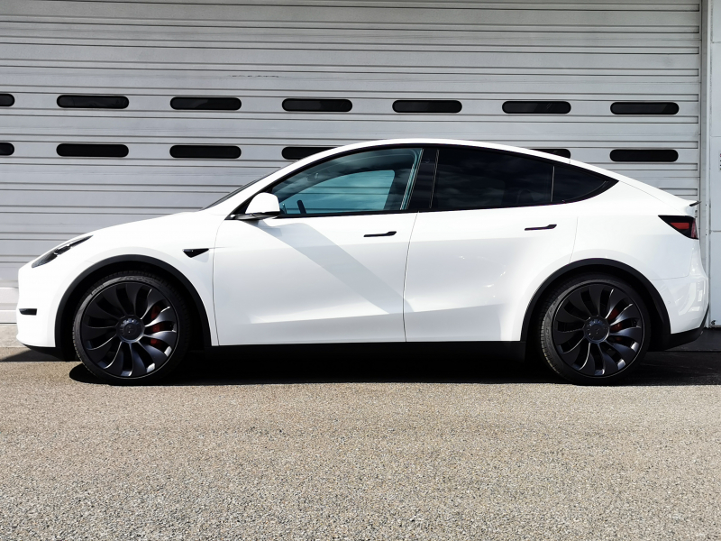 テスラ モデルY 中古車