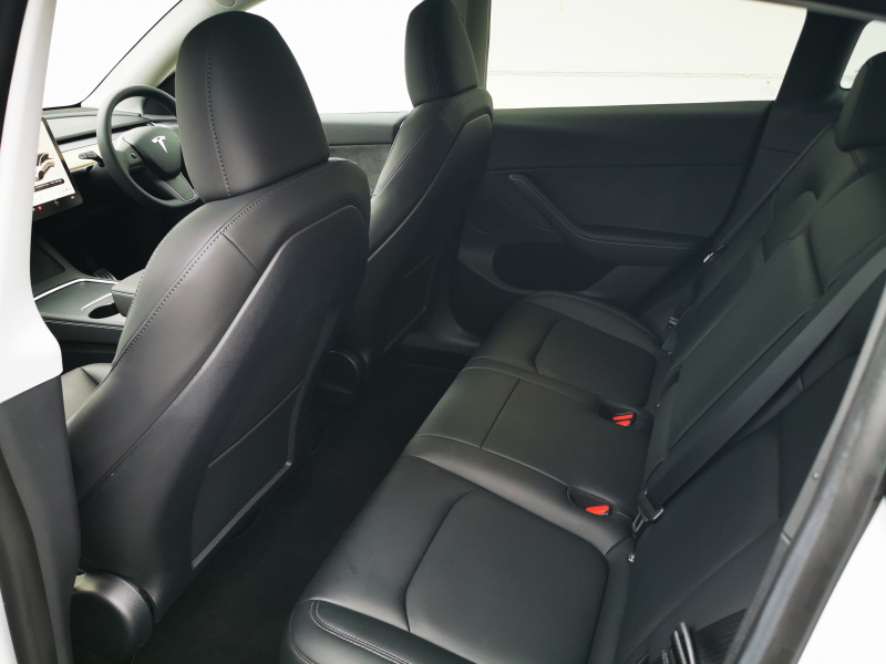 テスラ モデルY 中古車