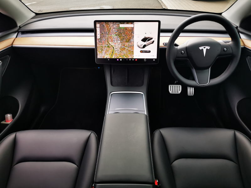 テスラ モデルY 中古車