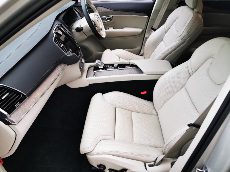 ボルボ XC90 中古車