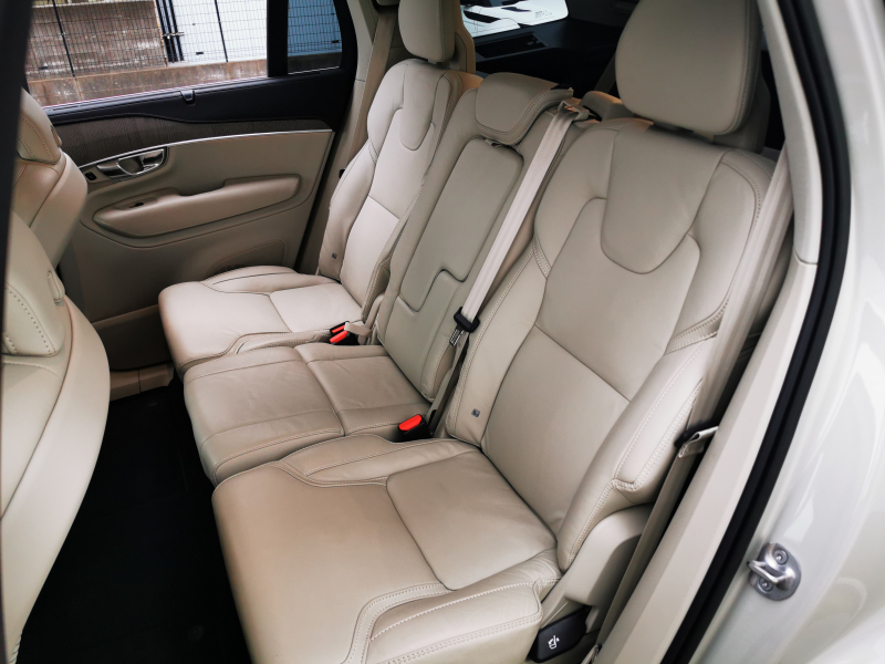 ボルボ XC90 中古車