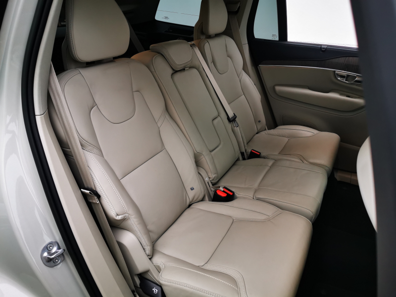 ボルボ XC90 中古車