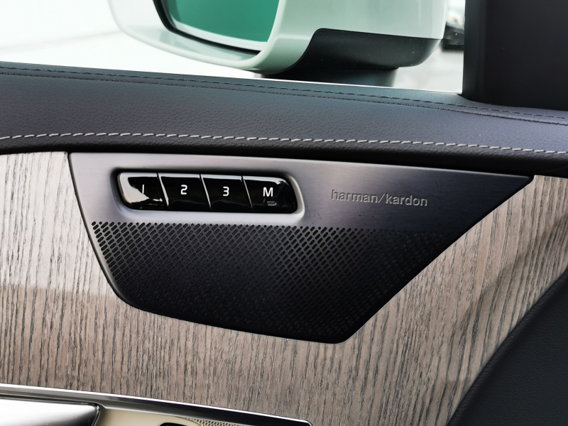 ボルボ XC90 中古車