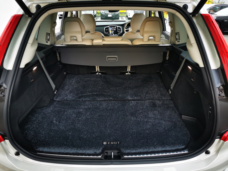 ボルボ XC90 中古車