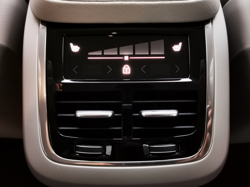 ボルボ XC90 中古車