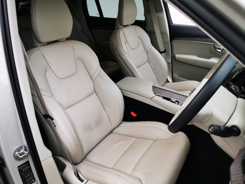 ボルボ XC90 中古車