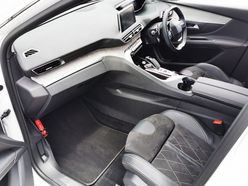 プジョー 5008 中古車