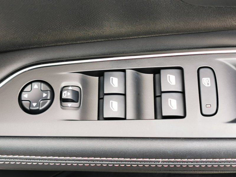 プジョー 5008 中古車