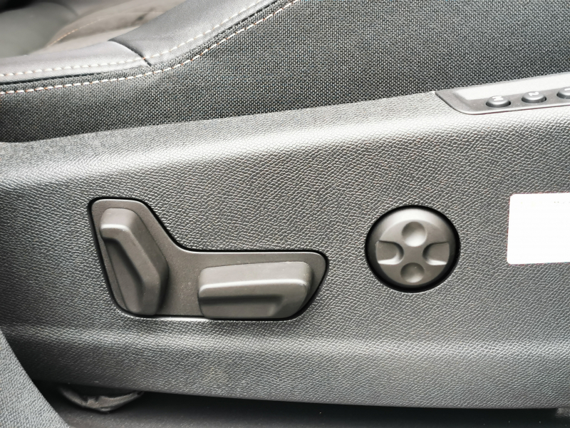 プジョー 5008 中古車