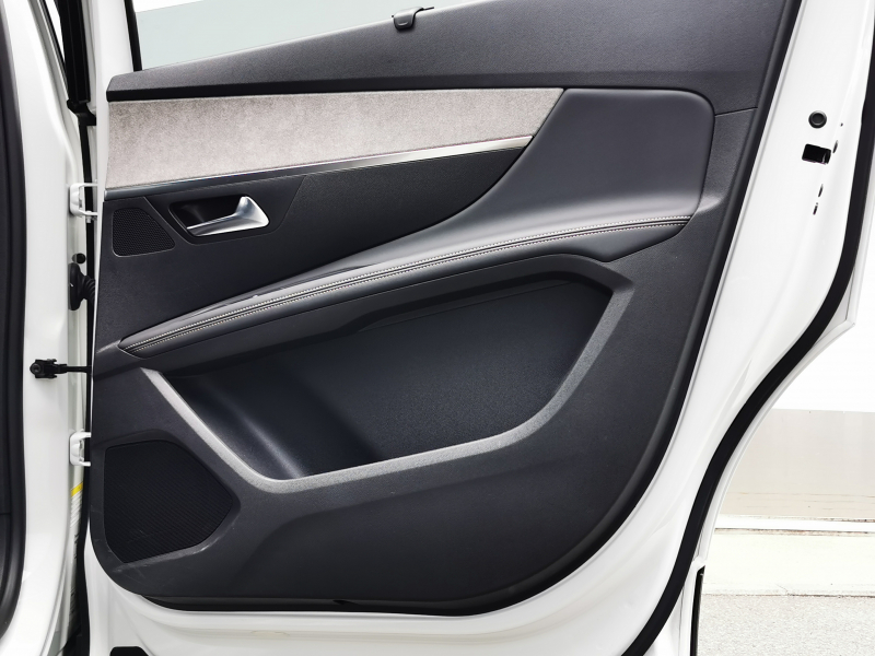 プジョー 5008 中古車