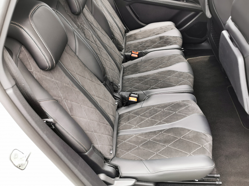 プジョー 5008 中古車