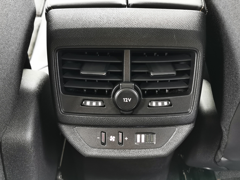 プジョー 5008 中古車