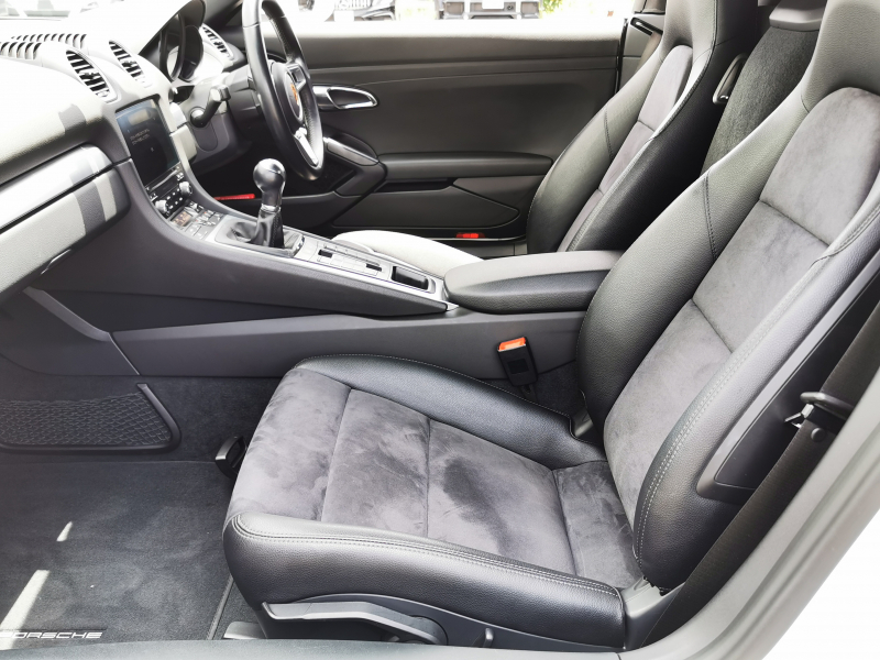 ポルシェ 718 ボクスター 中古車