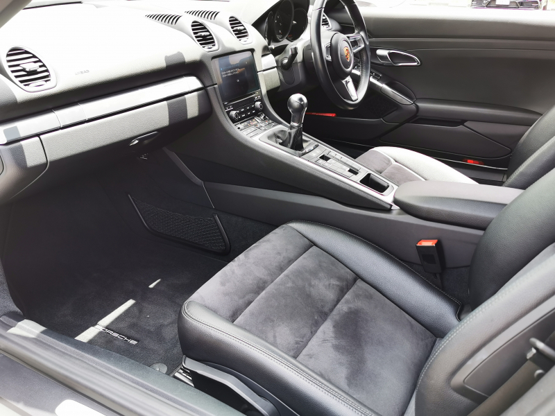 ポルシェ 718 ボクスター 中古車