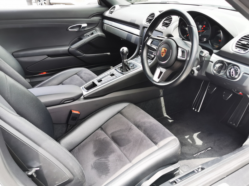 ポルシェ 718 ボクスター 中古車