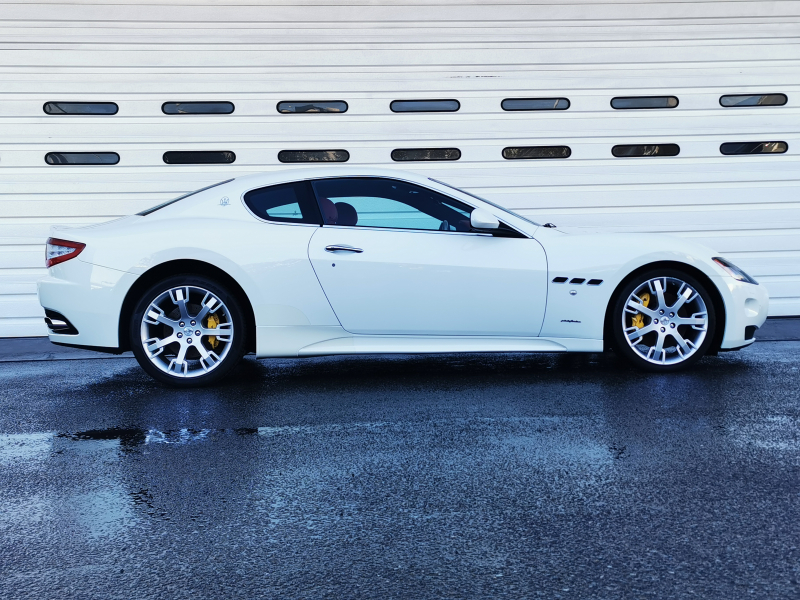 マセラティ グランツーリズモ 中古車