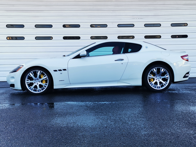 マセラティ グランツーリズモ 中古車