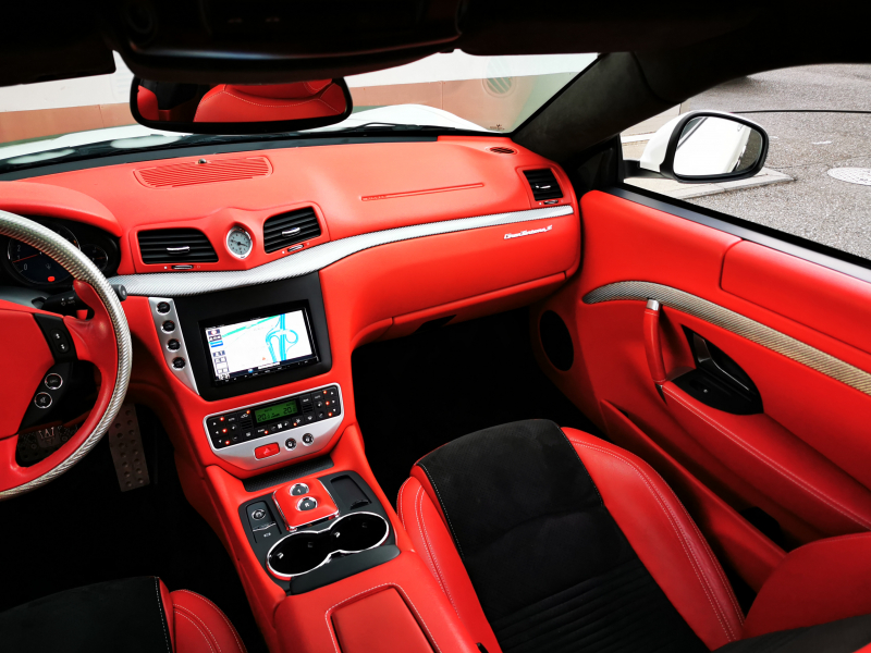 マセラティ グランツーリズモ 中古車