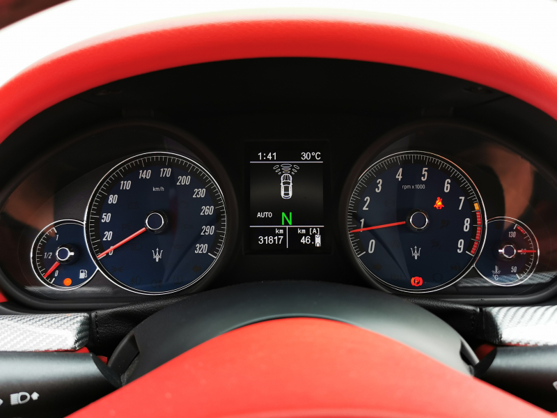 マセラティ グランツーリズモ 中古車