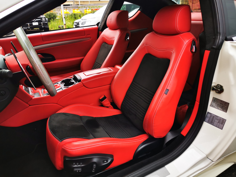 マセラティ グランツーリズモ 中古車