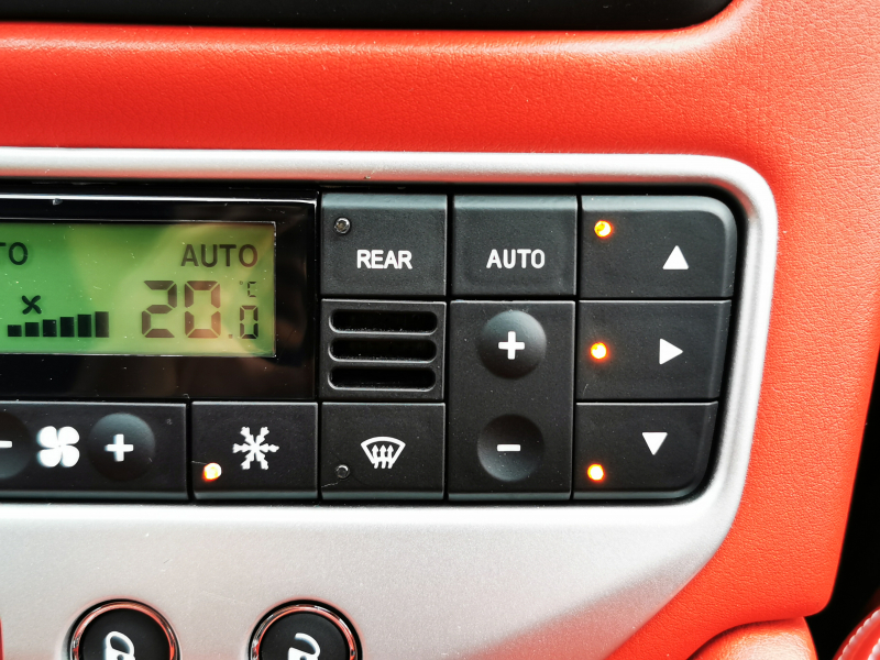 マセラティ グランツーリズモ 中古車