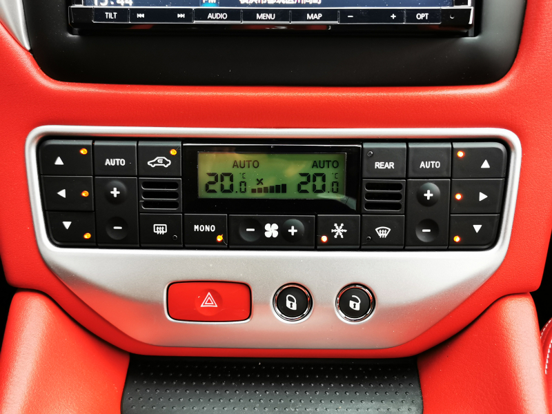 マセラティ グランツーリズモ 中古車