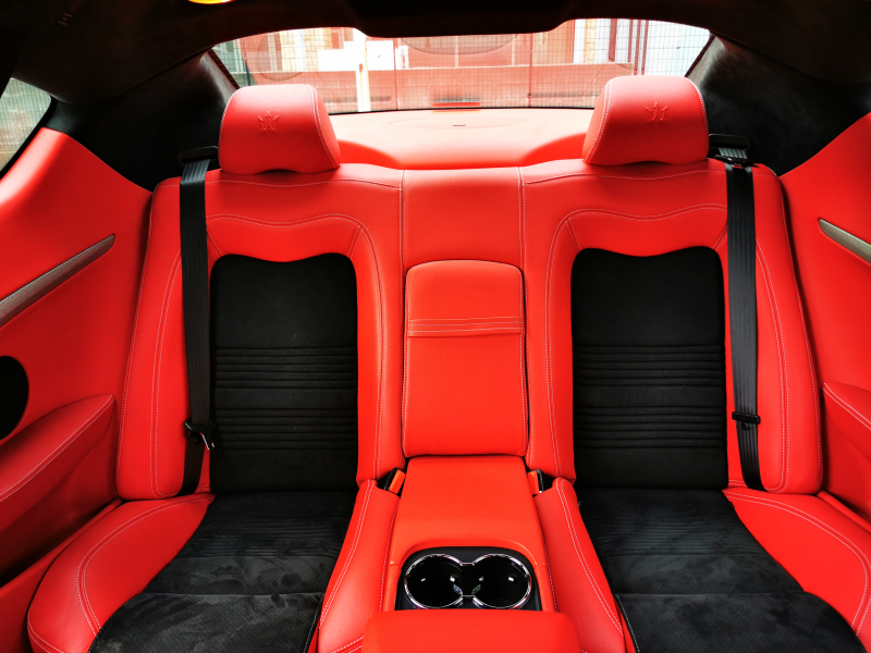 マセラティ グランツーリズモ 中古車