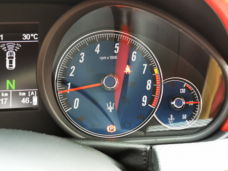 マセラティ グランツーリズモ 中古車