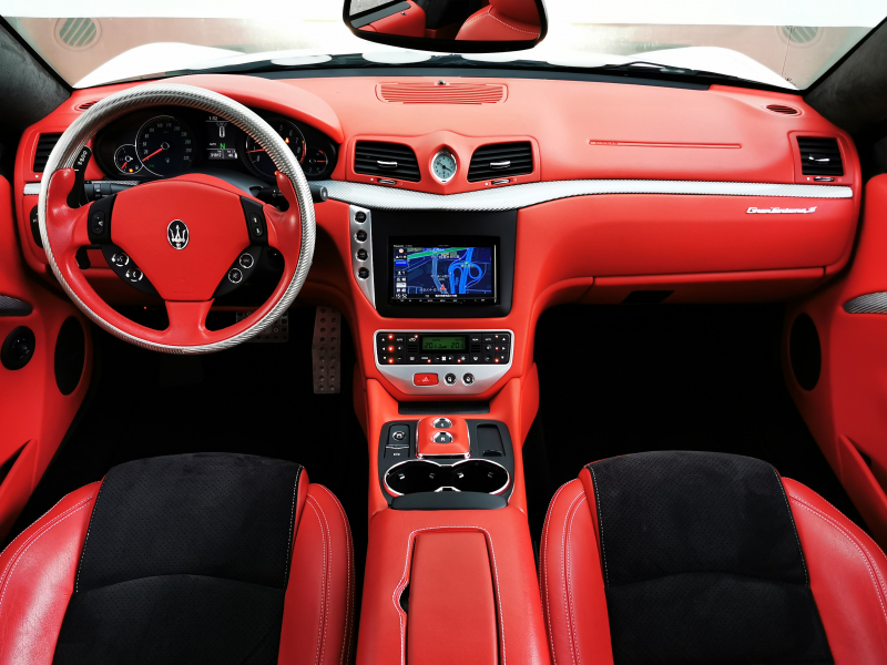 マセラティ グランツーリズモ 中古車