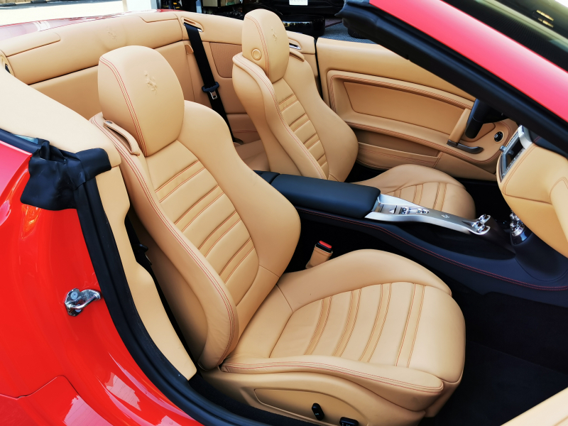 フェラーリ カリフォルニア 中古車