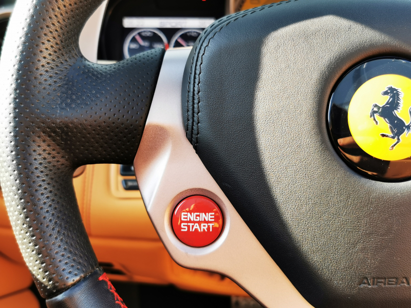 フェラーリ カリフォルニア 中古車