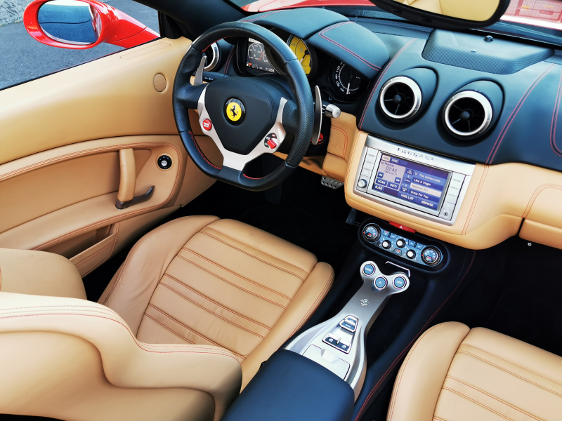 フェラーリ カリフォルニア 中古車