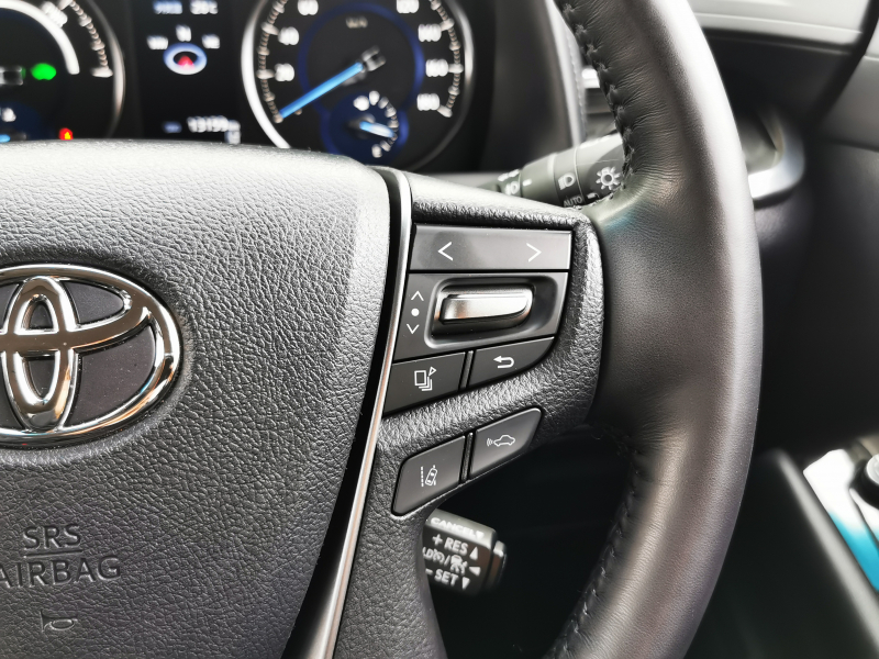 トヨタ アルファード ハイブリッド 中古車