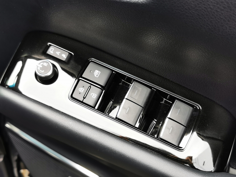 トヨタ アルファード ハイブリッド 中古車