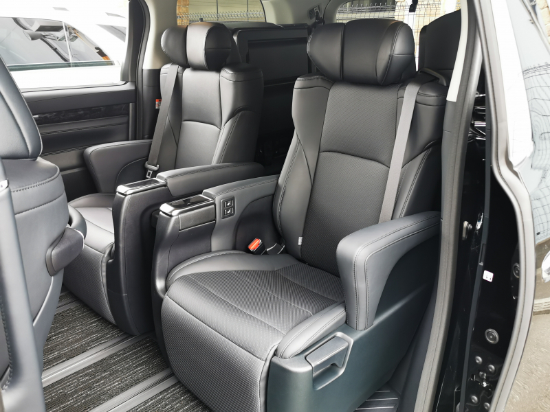 トヨタ アルファード ハイブリッド 中古車