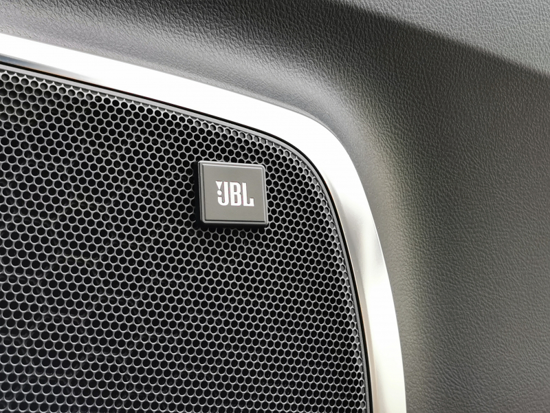 トヨタ アルファード ハイブリッド 中古車