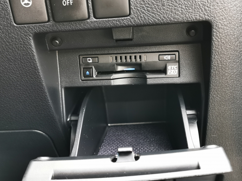 トヨタ アルファード ハイブリッド 中古車