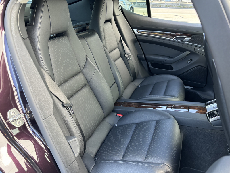 ポルシェ パナメーラ 中古車