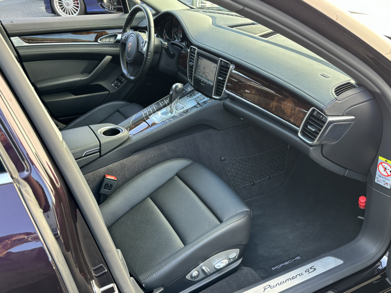 ポルシェ パナメーラ 中古車