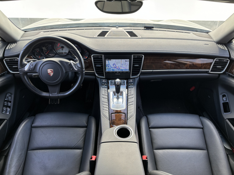 ポルシェ パナメーラ 中古車