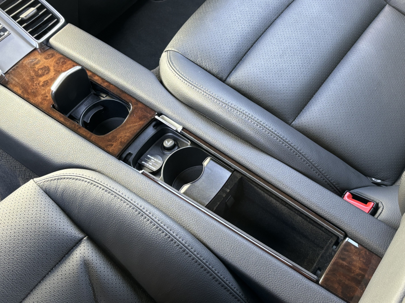 ポルシェ パナメーラ 中古車