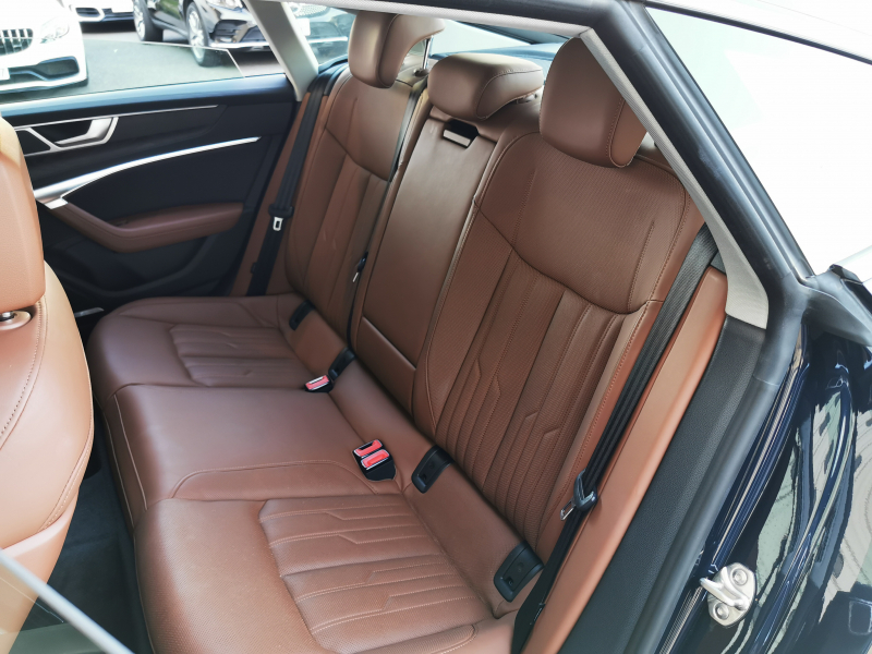 アウディ A7 中古車