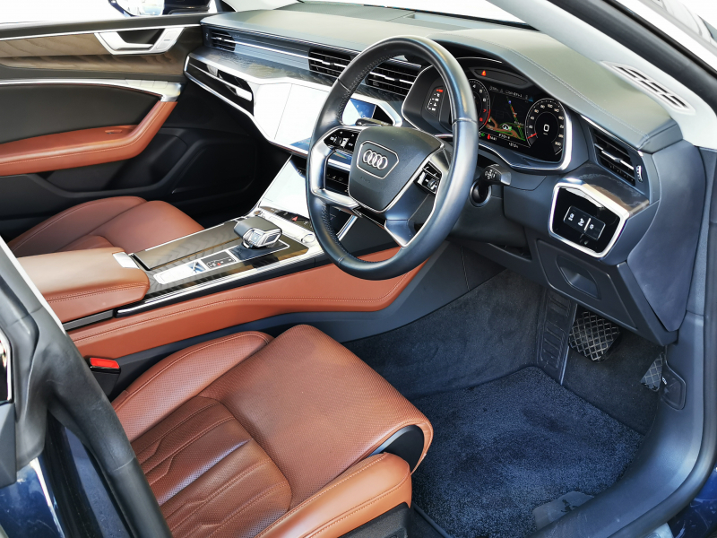 アウディ A7 中古車