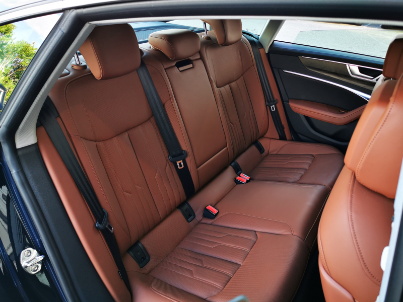 アウディ A7 中古車